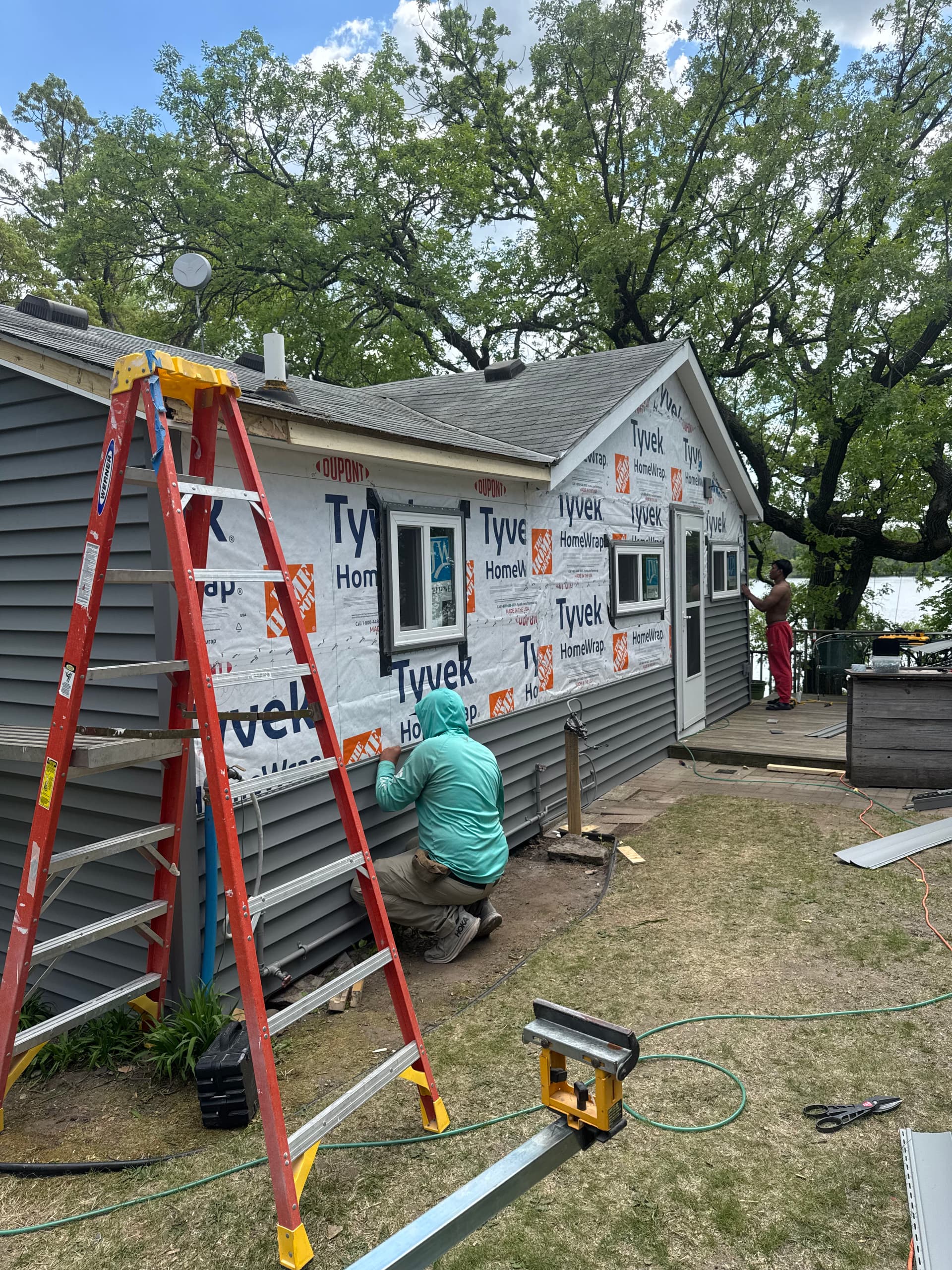 Gallery photos for Complete Cabin Makeover with Sleek Gray Vinyl in Lakefront Location: Image #3